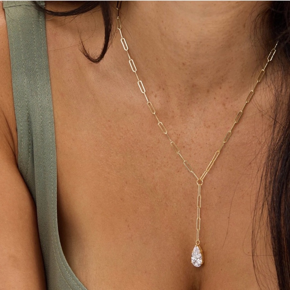 Baby Samantha Teardrop
Lariat Necklace
Gold White Diamondettes - Picture 4 of 5